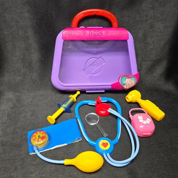 Disney Junior Just Play Doc McStuffins Doctor's Bag Set - Doctor / Nurse Care - Picture 2 of 10